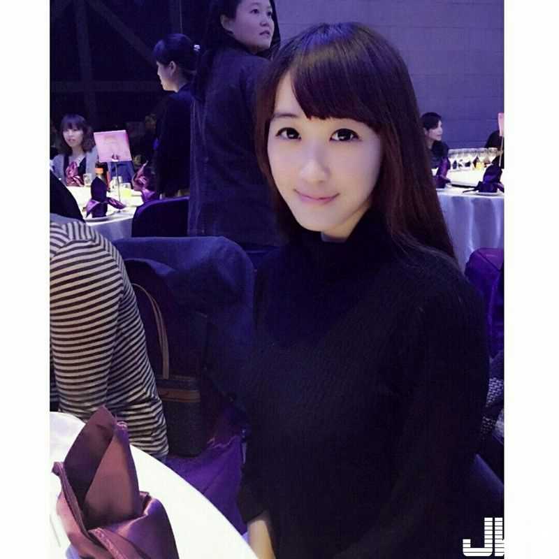 大女儿晓雯和小女儿婷婷-【2023年11月最新】